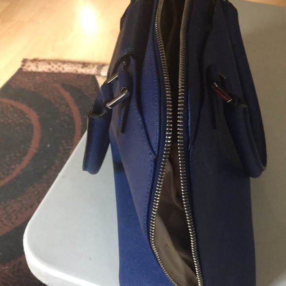 Calvin Klein handbag - Picture 3 of 3